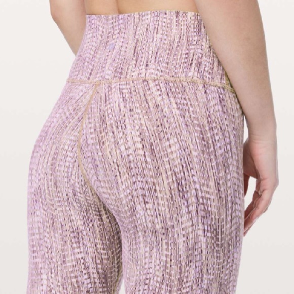 Lululemon Wunder Under High-Rise 7/8 Tight in Pink - Picture 2 of 9